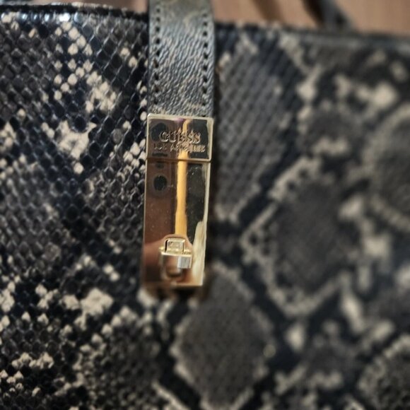 Ninewest Snake Skin Cross Body Handle Purse - Picture 2 of 3